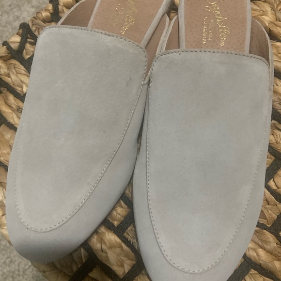 Seychelles Women’s Between Us Suede Sand/Gray Mule Loafers Size 7.5/Mules - Picture 2 of 10